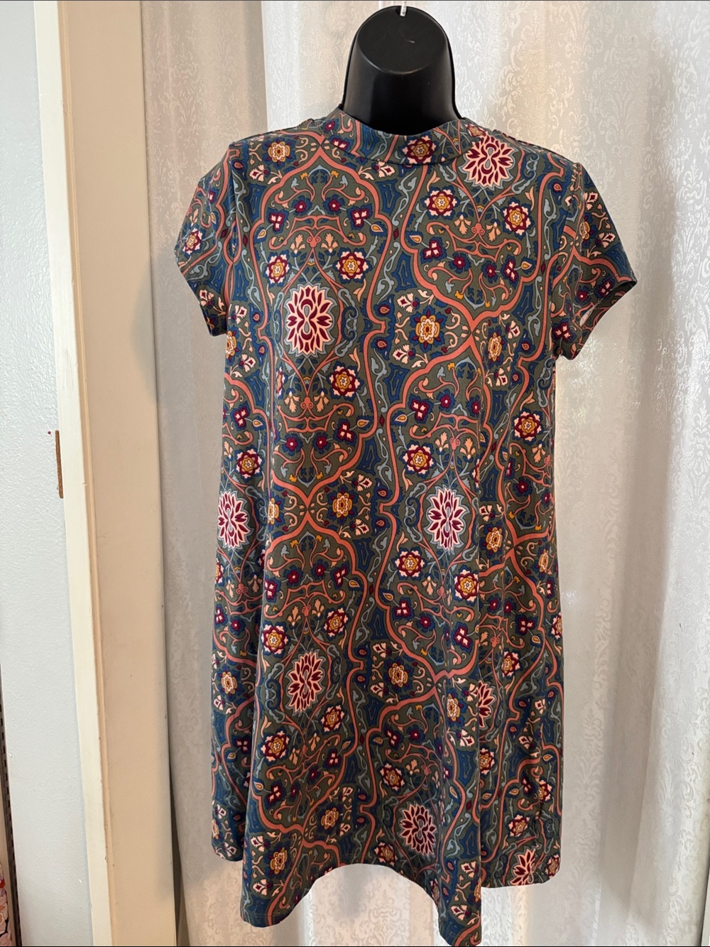 Printed Short Sleeve Shift Dress in Teal Floral